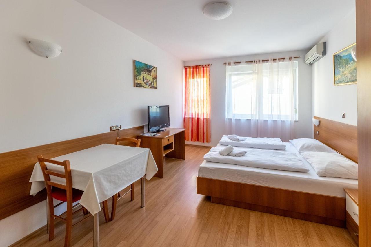 Apartments Liburnija Опатия Екстериор снимка
