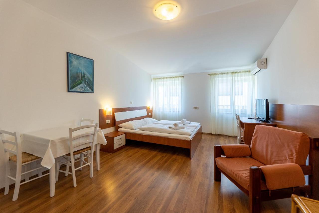 Apartments Liburnija Опатия Екстериор снимка